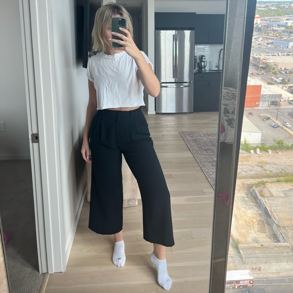 Aritzia Black Cropped Pants